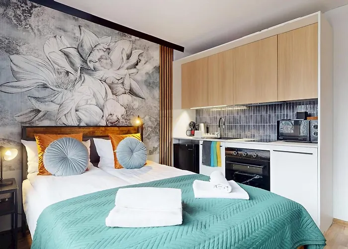 Wildflower Pole Mokotowskie Park&metro 아파트 바르샤바