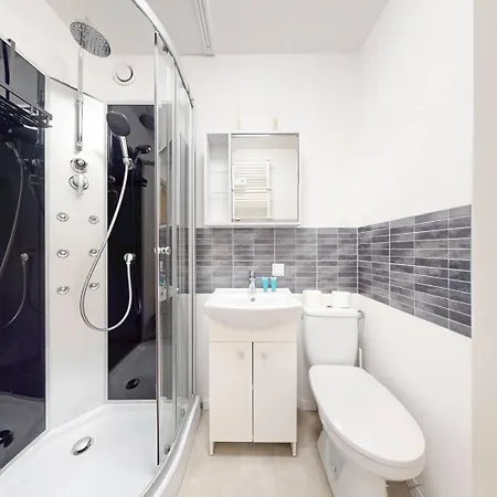 Wildflower Pole Mokotowskie Park&metro Varšava